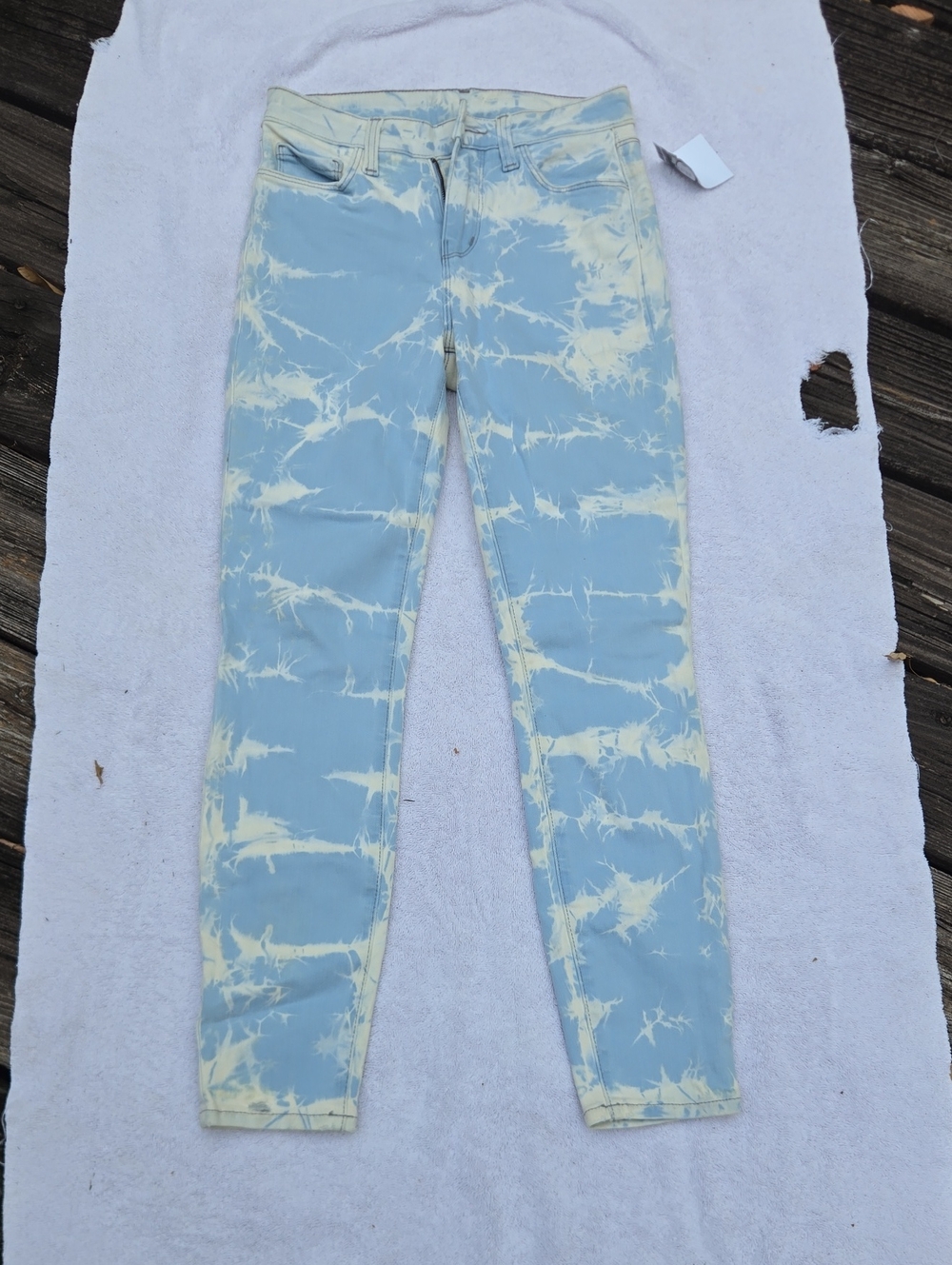 L'AGENCE Women's Skinny Tie-Dye Jeans in Pale Blue and Cream